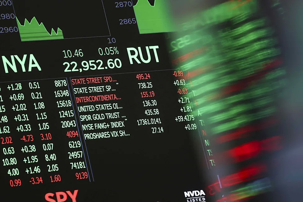 Les marchés digèrent les progrès géopolitiques fragiles alors que les positions longues sur le dollar se défont